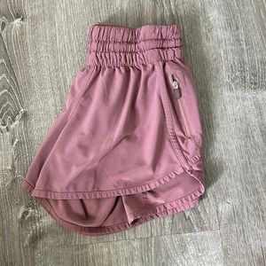 Lululemon 4” size 4 Hotty Hot shorts